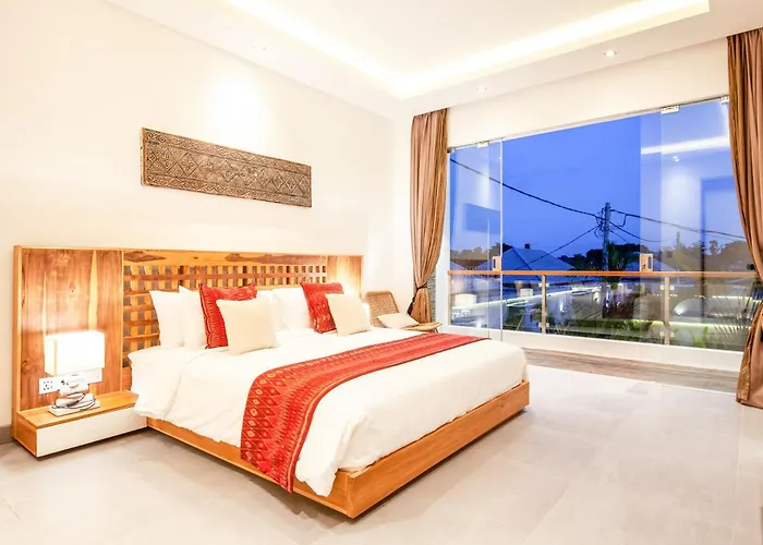Stunning 4Bd Retreat, 5min Walk to Finns Bliss Canggu