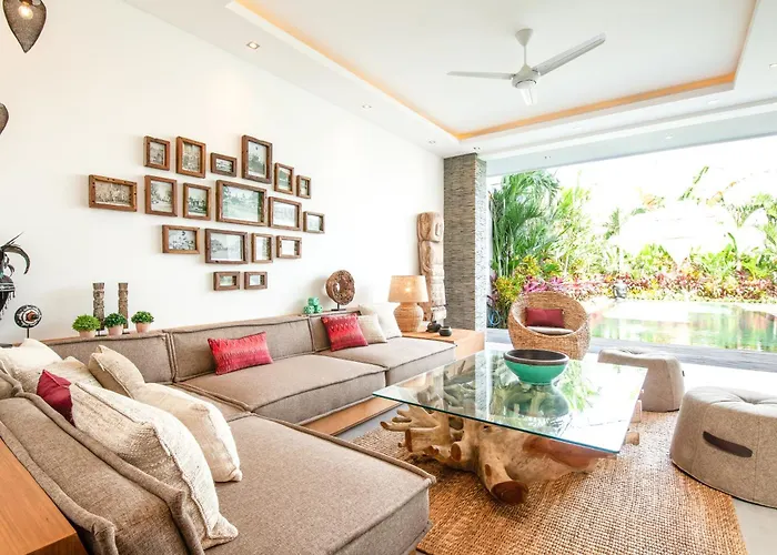 Stunning 4Bd Retreat, 5min Walk to Finns Bliss * Canggu