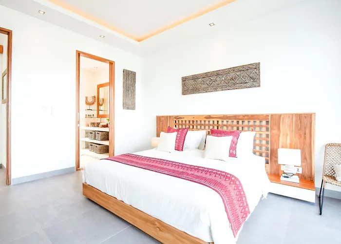 Villa Stunning 4Bd Retreat, 5min Walk to Finns Bliss Canggu