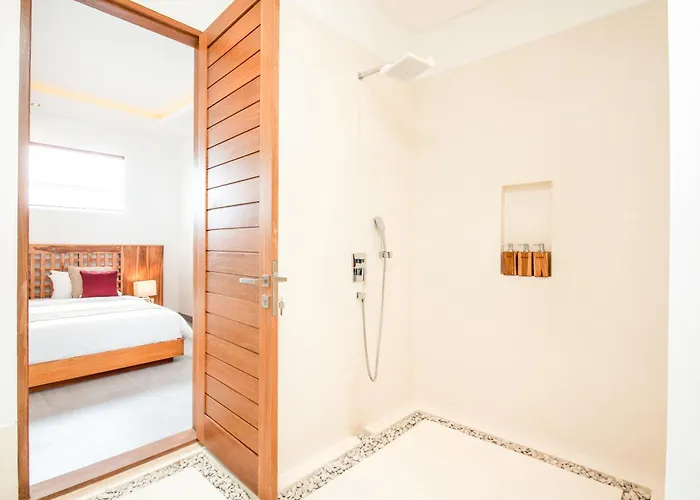 Villa Stunning 4Bd Retreat, 5min Walk to Finns Bliss Canggu