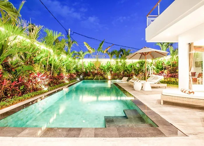 Stunning 4Bd Retreat, 5min Walk to Finns Bliss * Canggu