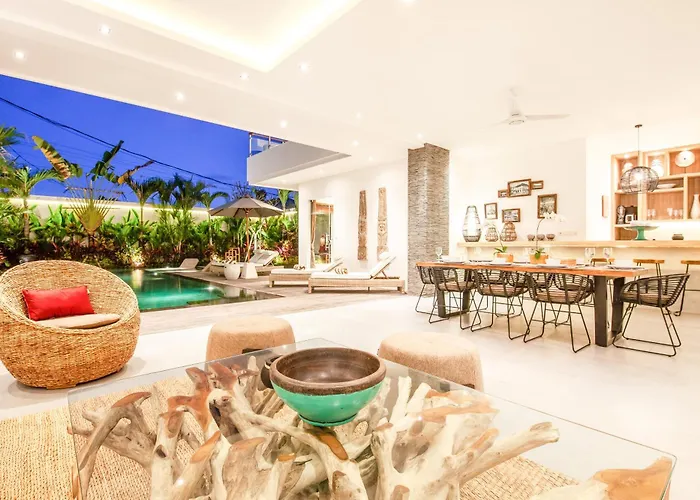Stunning 4Bd Retreat, 5min Walk to Finns Bliss Canggu